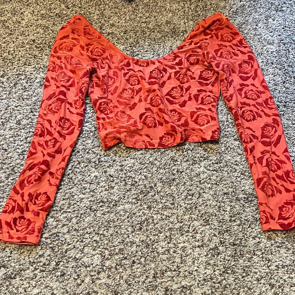Nasty gal rose crop top- velvet lining 🌹 🥀